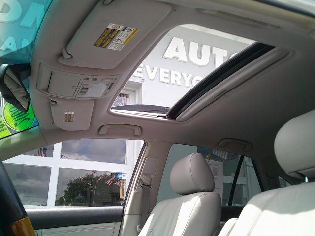 2008 Silver /Gray Lexus RX 350 FWD (2T2GK31U38C) with an 3.5L V6 DOHC 24V engine, 5A OD transmission, located at 4000 Bee Ridge Road, Sarasota, FL, 34233, (941) 926-0300, 27.298664, -82.489151- Photo#13