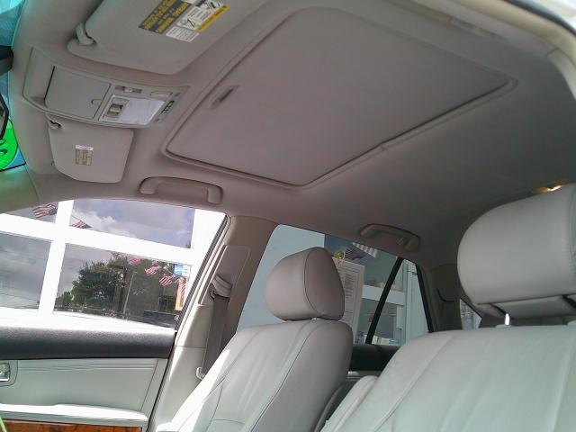 2008 Silver /Gray Lexus RX 350 FWD (2T2GK31U38C) with an 3.5L V6 DOHC 24V engine, 5A OD transmission, located at 4000 Bee Ridge Road, Sarasota, FL, 34233, (941) 926-0300, 27.298664, -82.489151- Photo#14