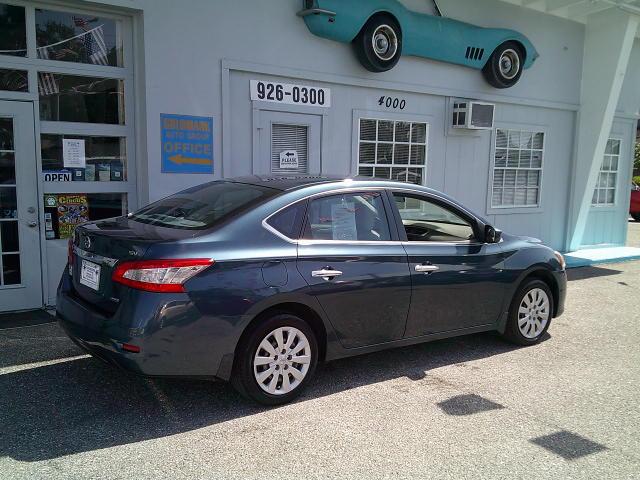 2014 Blue /Gray Nissan Sentra S (3N1AB7AP9EY) with an 1.8L L4 SFI DOHC 16V engine, Automatic transmission, located at 4000 Bee Ridge Road, Sarasota, FL, 34233, (941) 926-0300, 27.298664, -82.489151- Photo#5
