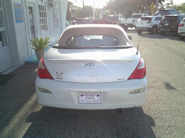 2008 White /Beige Toyota Camry Solara SE Convertible (4T1FA38P88U) with an 3.3L V6 DOHC 24V engine, 5A OD transmission, located at 4000 Bee Ridge Road, Sarasota, FL, 34233, (941) 926-0300, 27.298664, -82.489151- Photo#2