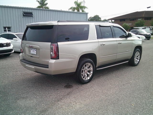 2017 Beige /Brown GMC Yukon XL SLT 2WD (1GKS1GKCXHR) with an 5.3L V8 OHV 16V engine, 6A transmission, located at 4000 Bee Ridge Road, Sarasota, FL, 34233, (941) 926-0300, 27.298664, -82.489151- Photo#6