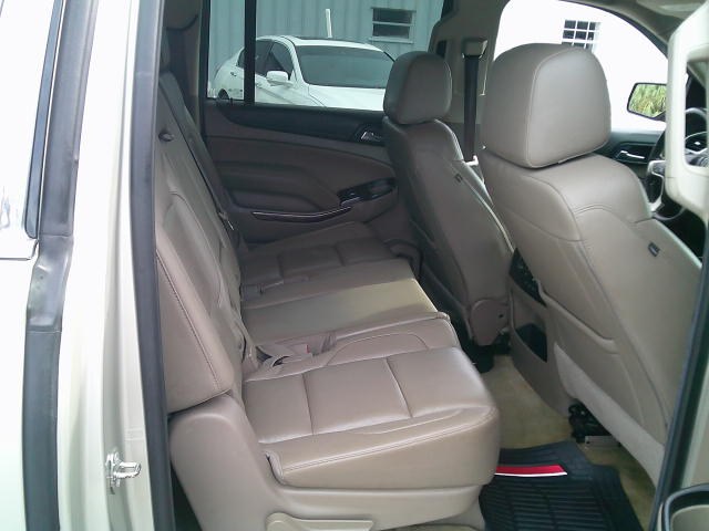 2017 Beige /Brown GMC Yukon XL SLT 2WD (1GKS1GKCXHR) with an 5.3L V8 OHV 16V engine, 6A transmission, located at 4000 Bee Ridge Road, Sarasota, FL, 34233, (941) 926-0300, 27.298664, -82.489151- Photo#13