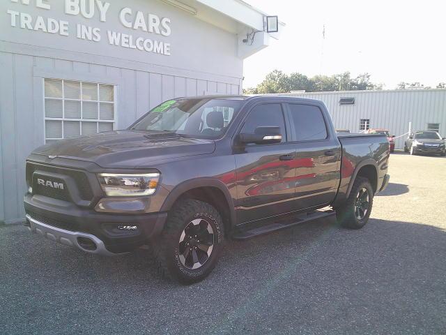 2022 Grey /Red RAM 1500 Rebel Crew Cab SB 4WD (1C6SRFLTXNN) with an 5.7L V8 OHV 16V engine, 8A transmission, located at 4000 Bee Ridge Road, Sarasota, FL, 34233, (941) 926-0300, 27.298664, -82.489151- Photo#4