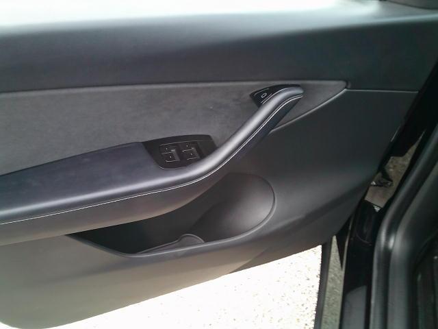 2020 Black /Black Tesla Model Y Long Range (5YJYGDEE5LF) with an ELECTRIC engine, 1A transmission, located at 4000 Bee Ridge Road, Sarasota, FL, 34233, (941) 926-0300, 27.298664, -82.489151- Photo#16