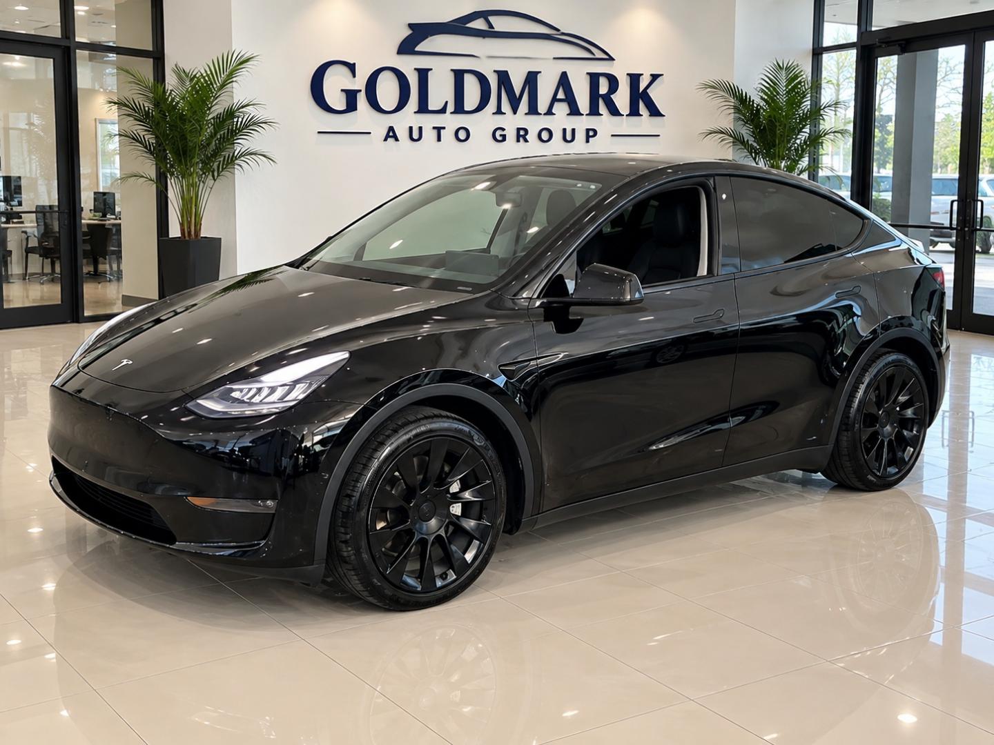 2020 Black /Black Tesla Model Y Long Range (5YJYGDEE5LF) with an ELECTRIC engine, 1A transmission, located at 4000 Bee Ridge Road, Sarasota, FL, 34233, (941) 926-0300, 27.298664, -82.489151- Photo#0