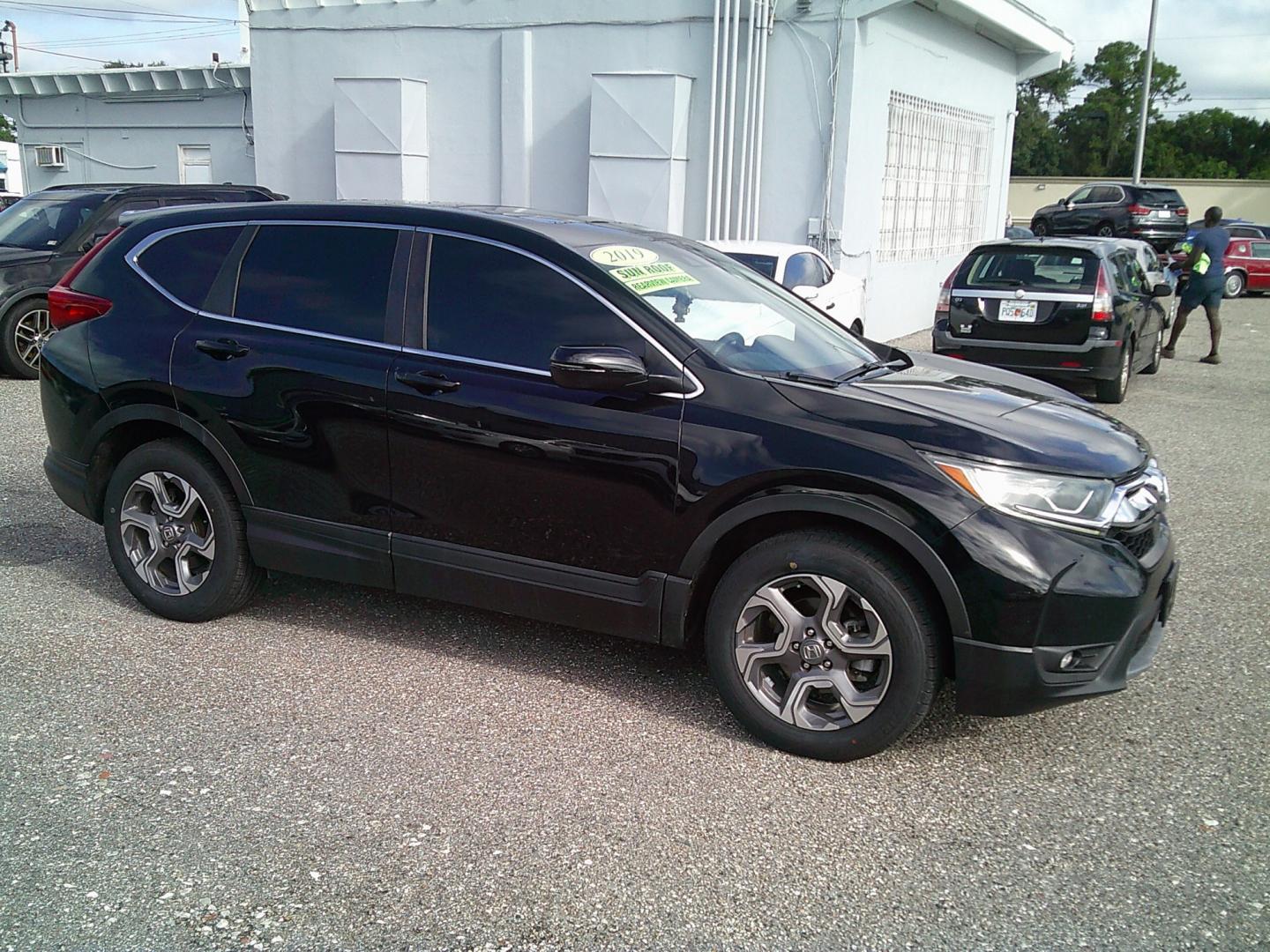 2019 Black /Black Honda CR-V EX AWD (7FARW2H51KE) with an 1.5L L4 16V DOHC TURBO engine, CVT transmission, located at 4000 Bee Ridge Road, Sarasota, FL, 34233, (941) 926-0300, 27.298664, -82.489151- Photo#8