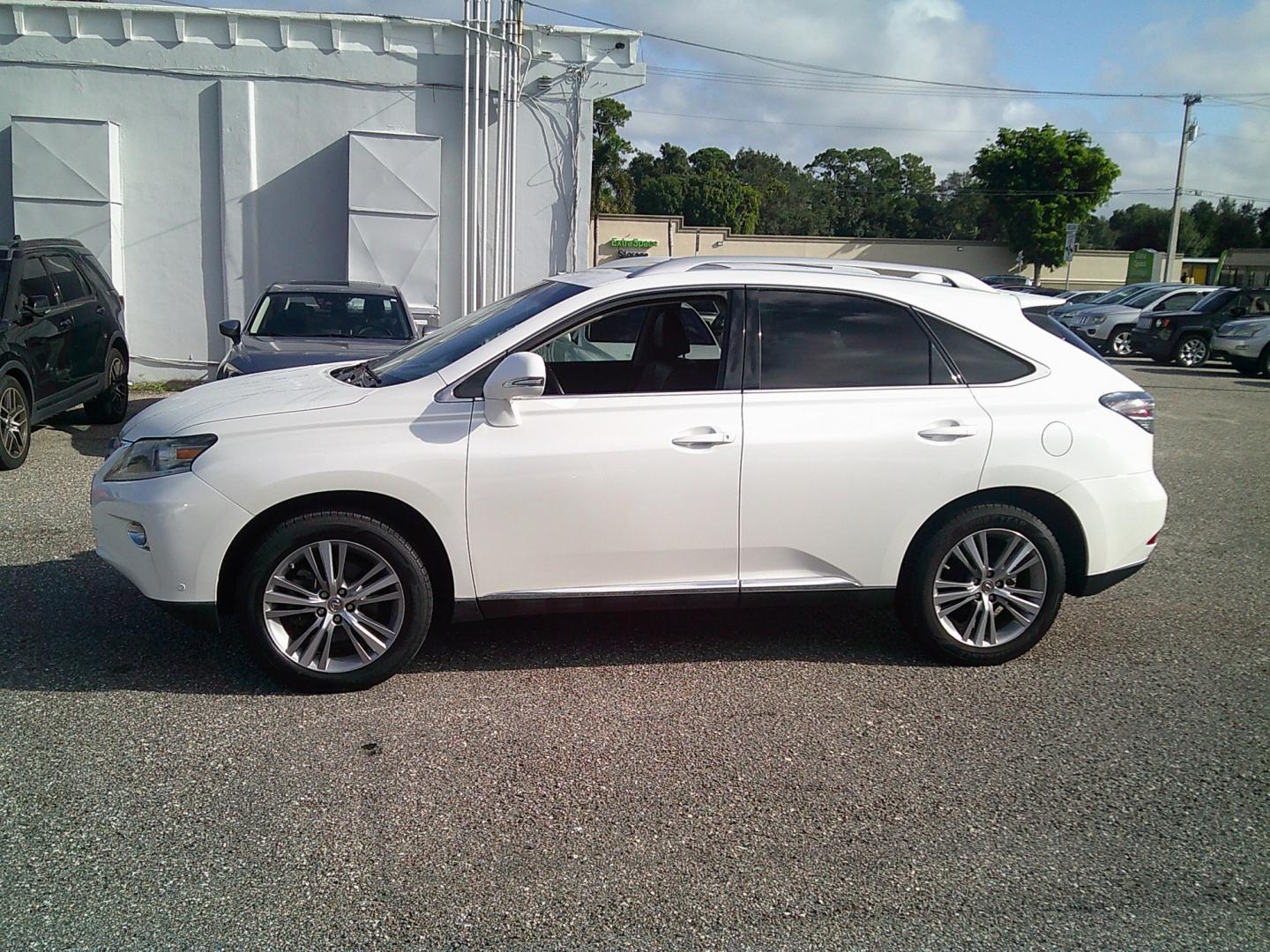 2015 White /Brown Lexus RX 350 FWD (2T2ZK1BA9FC) with an 3.5L V6 DOHC 24V engine, 6-Speed Automatic transmission, located at 4000 Bee Ridge Road, Sarasota, FL, 34233, (941) 926-0300, 27.298664, -82.489151- Photo#3
