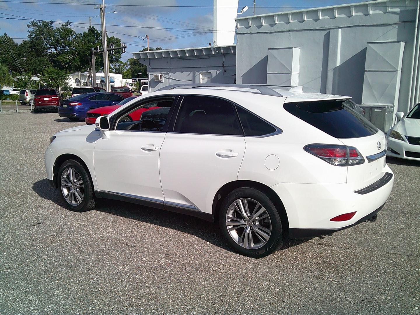 2015 White /Brown Lexus RX 350 FWD (2T2ZK1BA9FC) with an 3.5L V6 DOHC 24V engine, 6-Speed Automatic transmission, located at 4000 Bee Ridge Road, Sarasota, FL, 34233, (941) 926-0300, 27.298664, -82.489151- Photo#4
