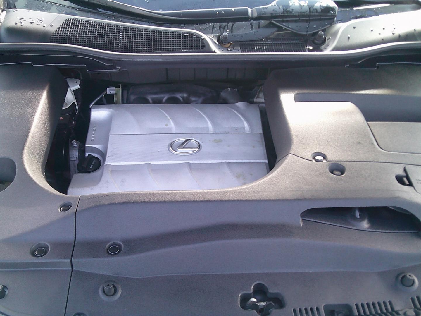 2015 White /Brown Lexus RX 350 FWD (2T2ZK1BA9FC) with an 3.5L V6 DOHC 24V engine, 6-Speed Automatic transmission, located at 4000 Bee Ridge Road, Sarasota, FL, 34233, (941) 926-0300, 27.298664, -82.489151- Photo#9