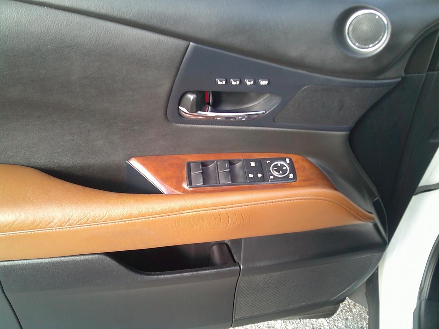 2015 White /Brown Lexus RX 350 FWD (2T2ZK1BA9FC) with an 3.5L V6 DOHC 24V engine, 6-Speed Automatic transmission, located at 4000 Bee Ridge Road, Sarasota, FL, 34233, (941) 926-0300, 27.298664, -82.489151- Photo#18