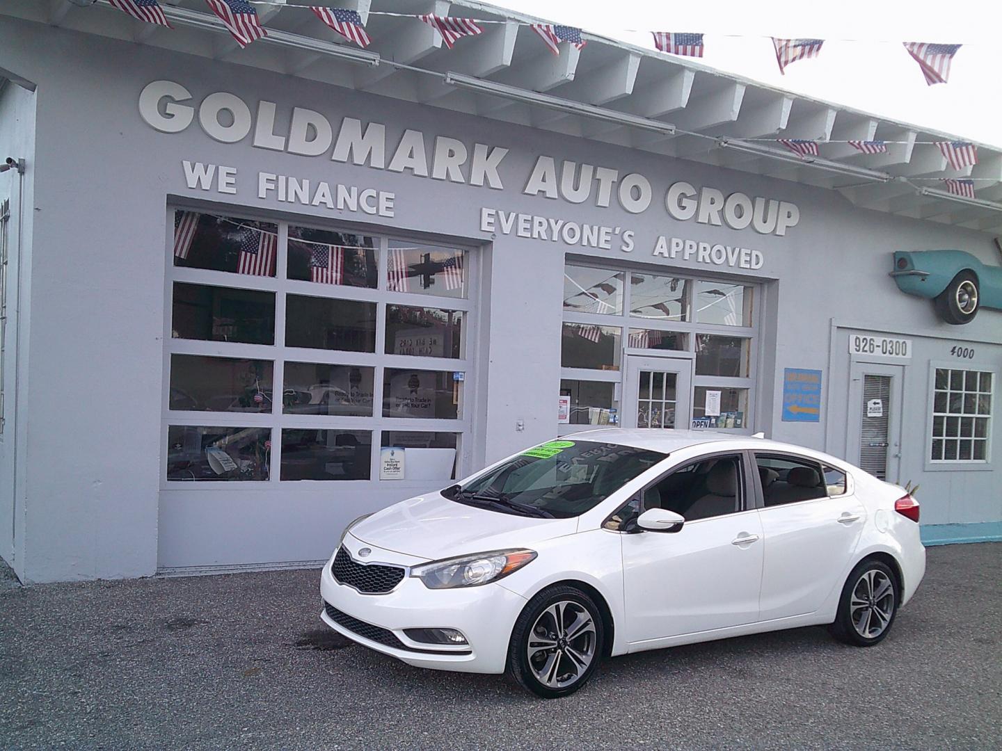 2014 White /Gray Kia Forte EX (KNAFX4A88E5) with an 2.0L L4 DOHC 16V engine, 6A transmission, located at 4000 Bee Ridge Road, Sarasota, FL, 34233, (941) 926-0300, 27.298664, -82.489151- Photo#5