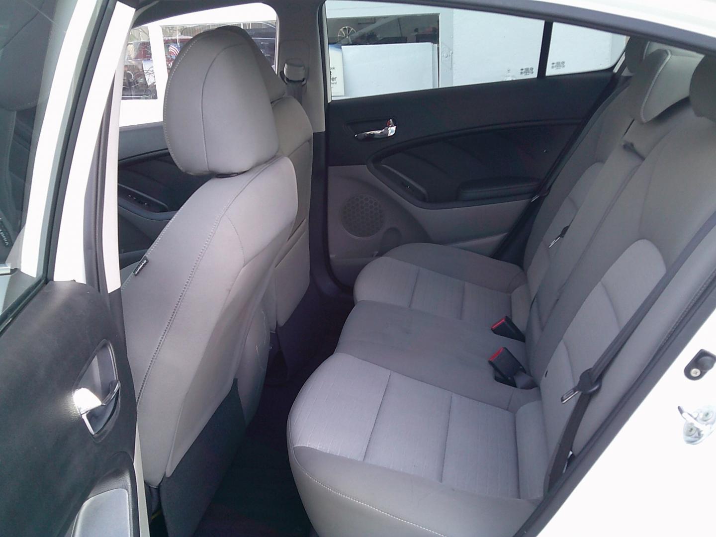 2014 White /Gray Kia Forte EX (KNAFX4A88E5) with an 2.0L L4 DOHC 16V engine, 6A transmission, located at 4000 Bee Ridge Road, Sarasota, FL, 34233, (941) 926-0300, 27.298664, -82.489151- Photo#8