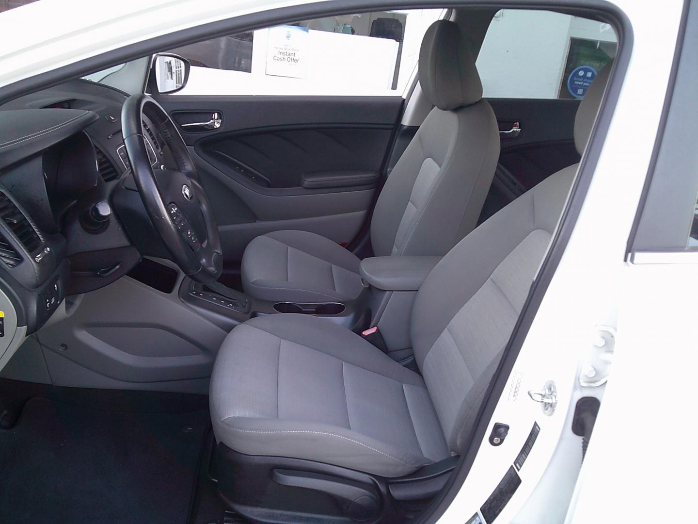 2014 White /Gray Kia Forte EX (KNAFX4A88E5) with an 2.0L L4 DOHC 16V engine, 6A transmission, located at 4000 Bee Ridge Road, Sarasota, FL, 34233, (941) 926-0300, 27.298664, -82.489151- Photo#11