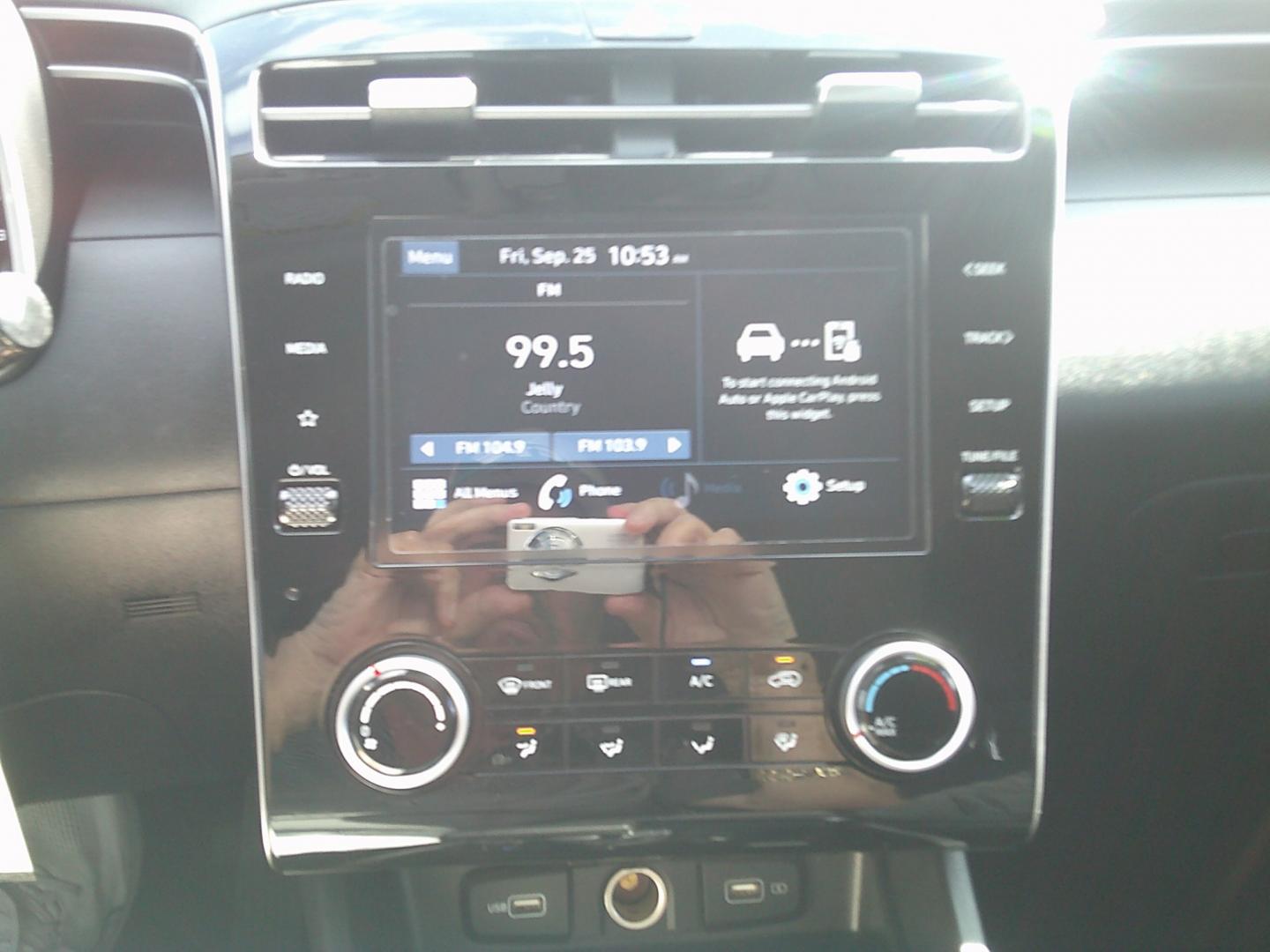 2022 White /Black Hyundai Tucson SE (5NMJA3AE1NH) with an 2.5L L4 DOHC 16V engine, 8A transmission, located at 4000 Bee Ridge Road, Sarasota, FL, 34233, (941) 926-0300, 27.298664, -82.489151- Photo#23