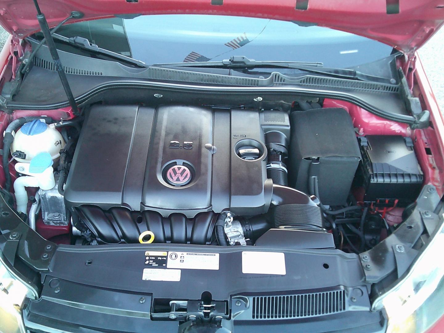 2014 Red /Black Volkswagen Golf 2.5L Conv & Sunroof 4 Door PZEV (WVWDB7AJ8EW) with an 2.5L L5 DOHC 20V engine, 6-Speed Automatic transmission, located at 4000 Bee Ridge Road, Sarasota, FL, 34233, (941) 926-0300, 27.298664, -82.489151- Photo#9