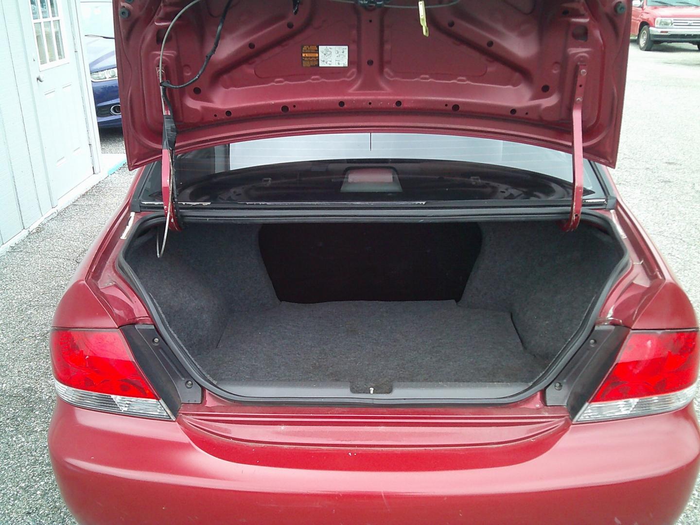 2006 Red /Gray Mitsubishi Lancer ES (JA3AJ26E36U) with an 2.0L L4 SOHC 16V engine, Automatic transmission, located at 4000 Bee Ridge Road, Sarasota, FL, 34233, (941) 926-0300, 27.298664, -82.489151- Photo#14