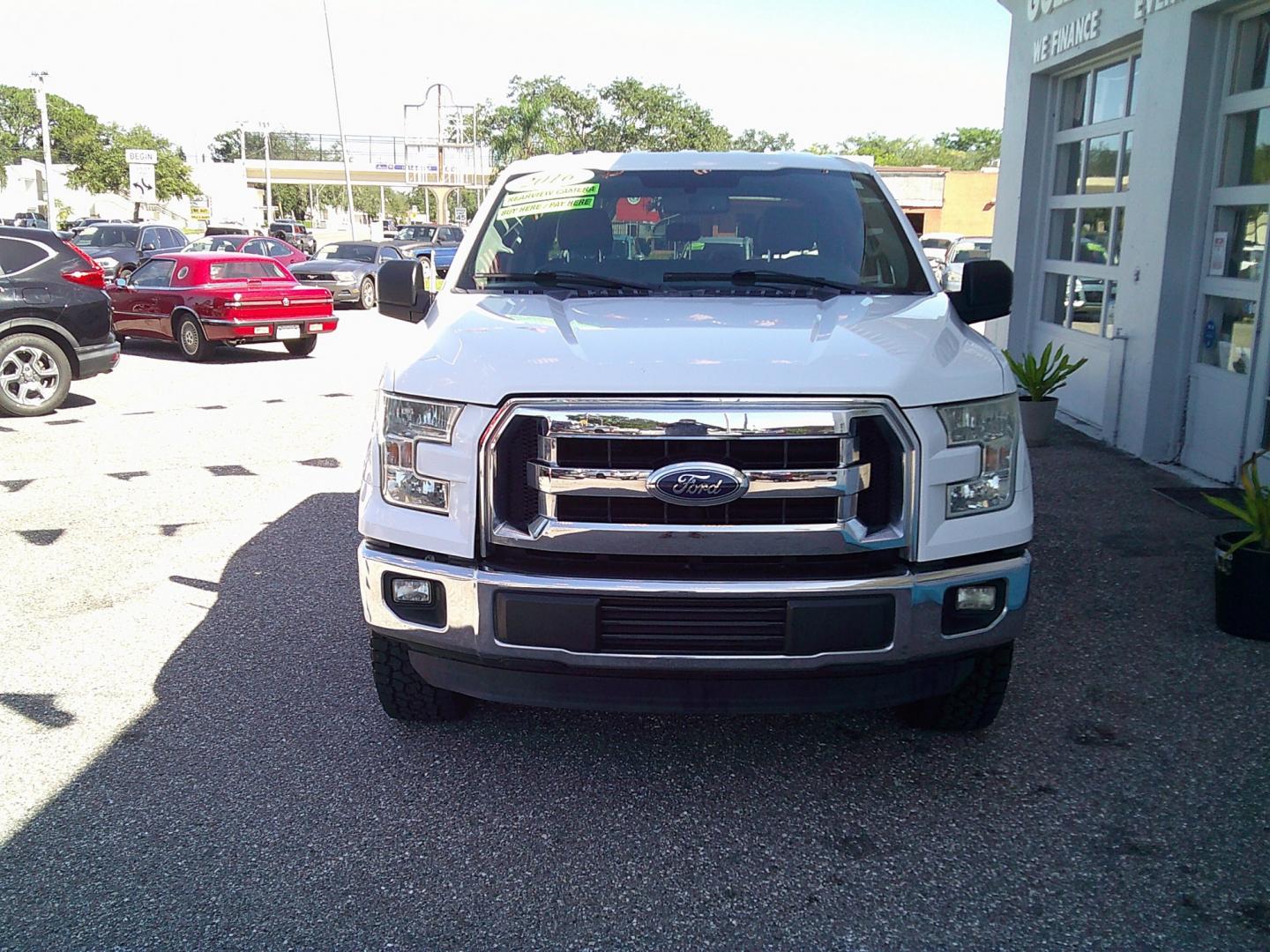 2016 White /Gray Ford F-150 XLT SuperCrew 5.5-ft. 2WD (1FTEW1C82GK) with an 3.5L V6 DOHC 24V engine, Automatic transmission, located at 4000 Bee Ridge Road, Sarasota, FL, 34233, (941) 926-0300, 27.298664, -82.489151- Photo#3