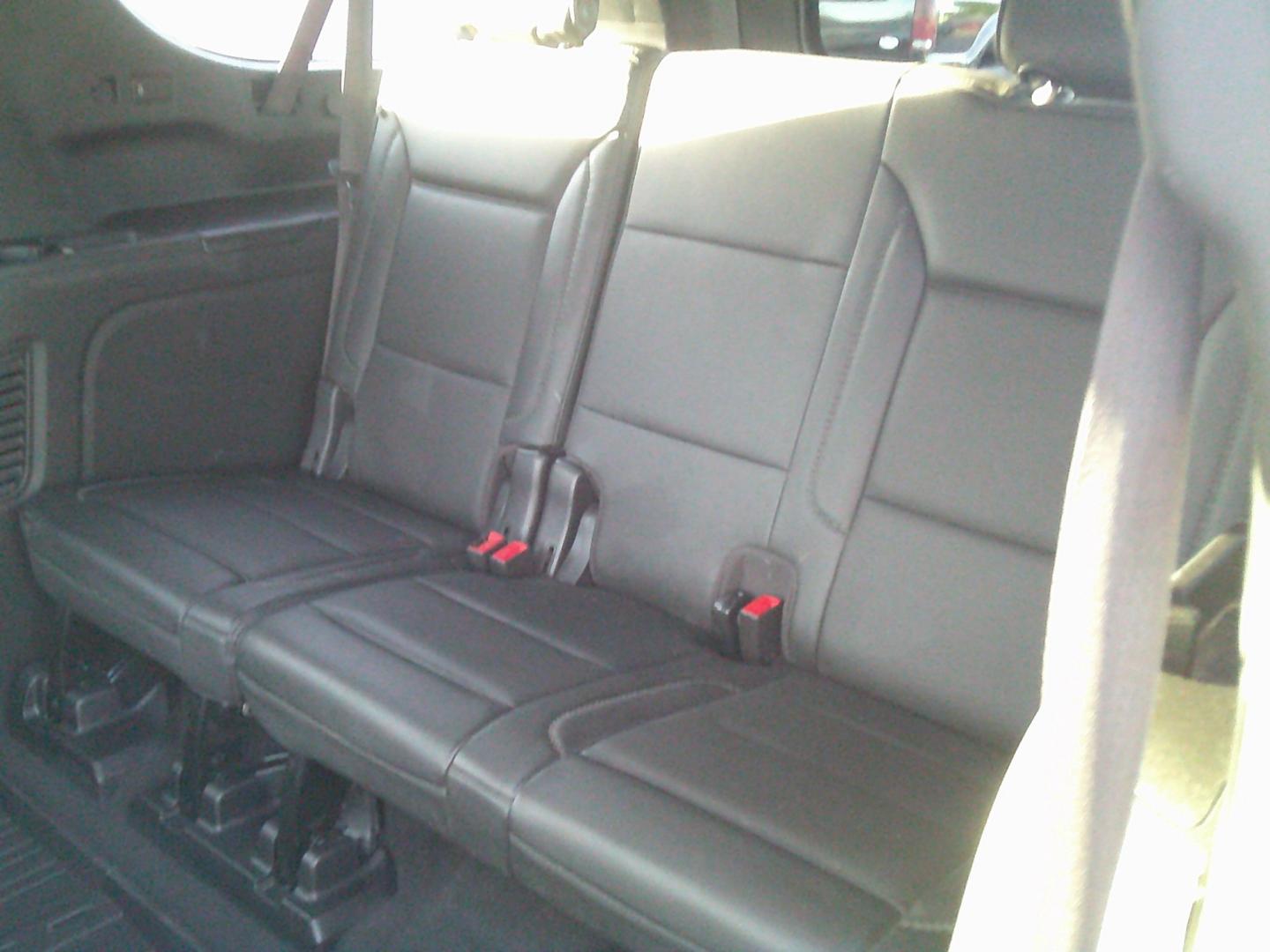 2022 Black /Black GMC Yukon XL Denali 4WD (1GKS2JKL1NR) with an 6.2L V8 OHV 16V engine, 10A transmission, located at 4000 Bee Ridge Road, Sarasota, FL, 34233, (941) 926-0300, 27.298664, -82.489151- Photo#10
