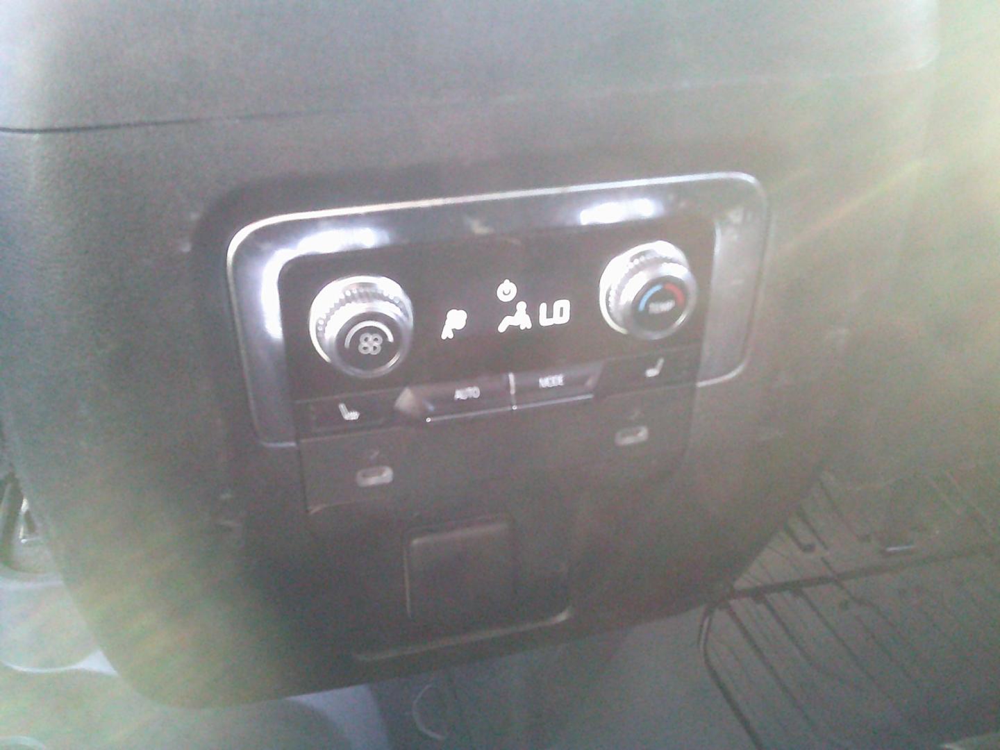 2022 Black /Black GMC Yukon XL Denali 4WD (1GKS2JKL1NR) with an 6.2L V8 OHV 16V engine, 10A transmission, located at 4000 Bee Ridge Road, Sarasota, FL, 34233, (941) 926-0300, 27.298664, -82.489151- Photo#11