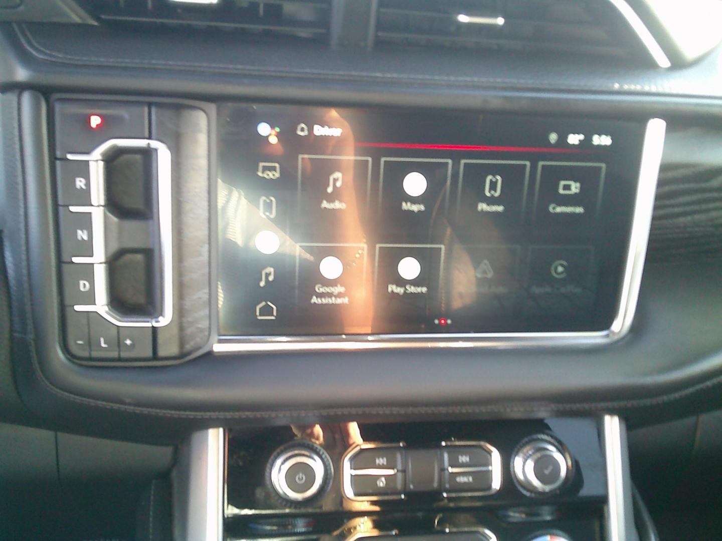 2022 Black /Black GMC Yukon XL Denali 4WD (1GKS2JKL1NR) with an 6.2L V8 OHV 16V engine, 10A transmission, located at 4000 Bee Ridge Road, Sarasota, FL, 34233, (941) 926-0300, 27.298664, -82.489151- Photo#25