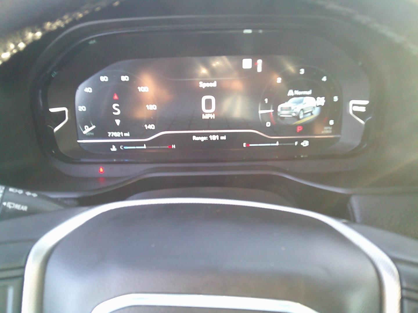 2022 Black /Black GMC Yukon XL Denali 4WD (1GKS2JKL1NR) with an 6.2L V8 OHV 16V engine, 10A transmission, located at 4000 Bee Ridge Road, Sarasota, FL, 34233, (941) 926-0300, 27.298664, -82.489151- Photo#27