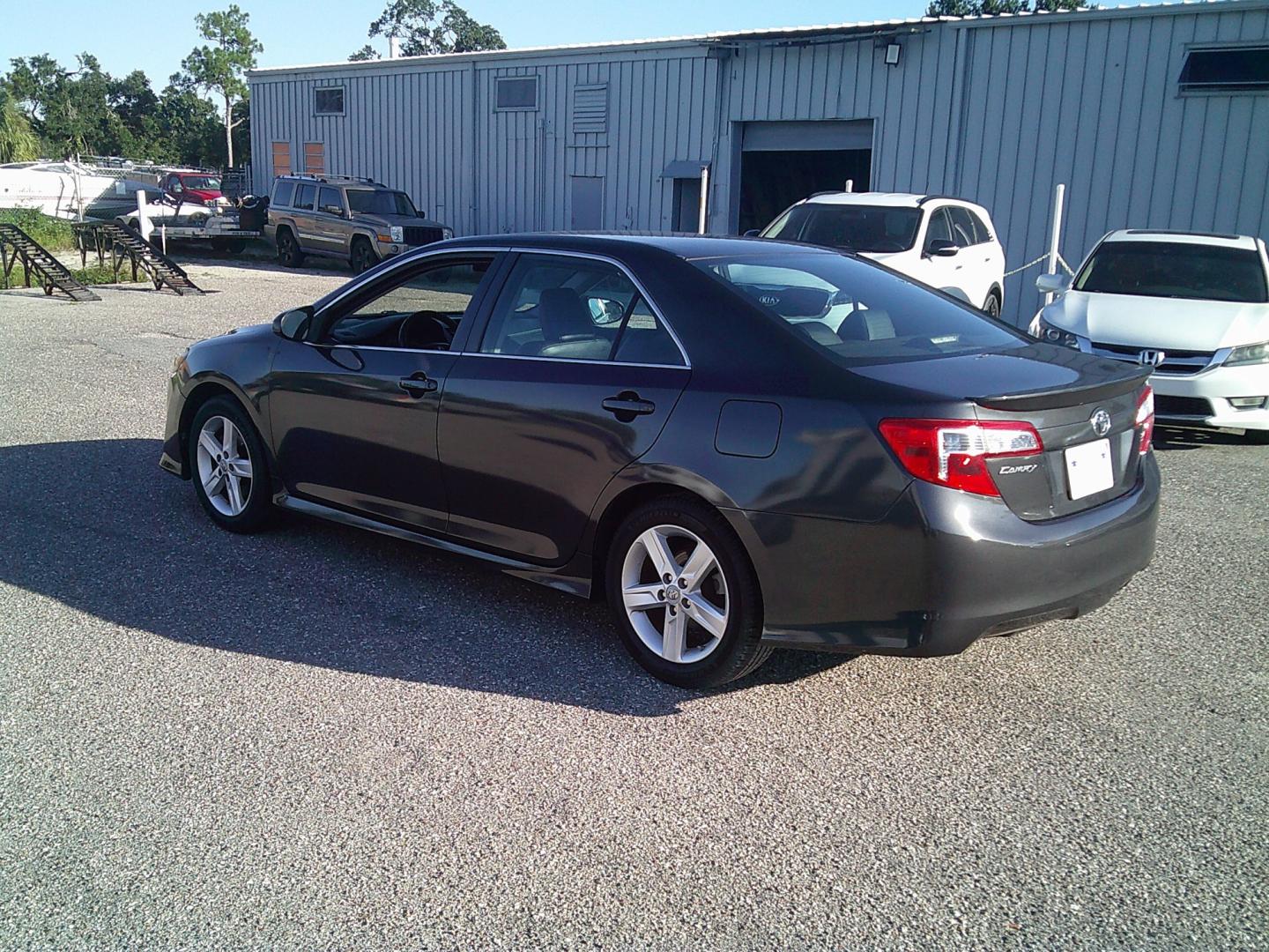 2012 Gray /Gray Toyota Camry SE (4T1BF1FK9CU) with an 2.5L L4 DOHC 16V engine, 6-Speed Automatic transmission, located at 4000 Bee Ridge Road, Sarasota, FL, 34233, (941) 926-0300, 27.298664, -82.489151- Photo#4