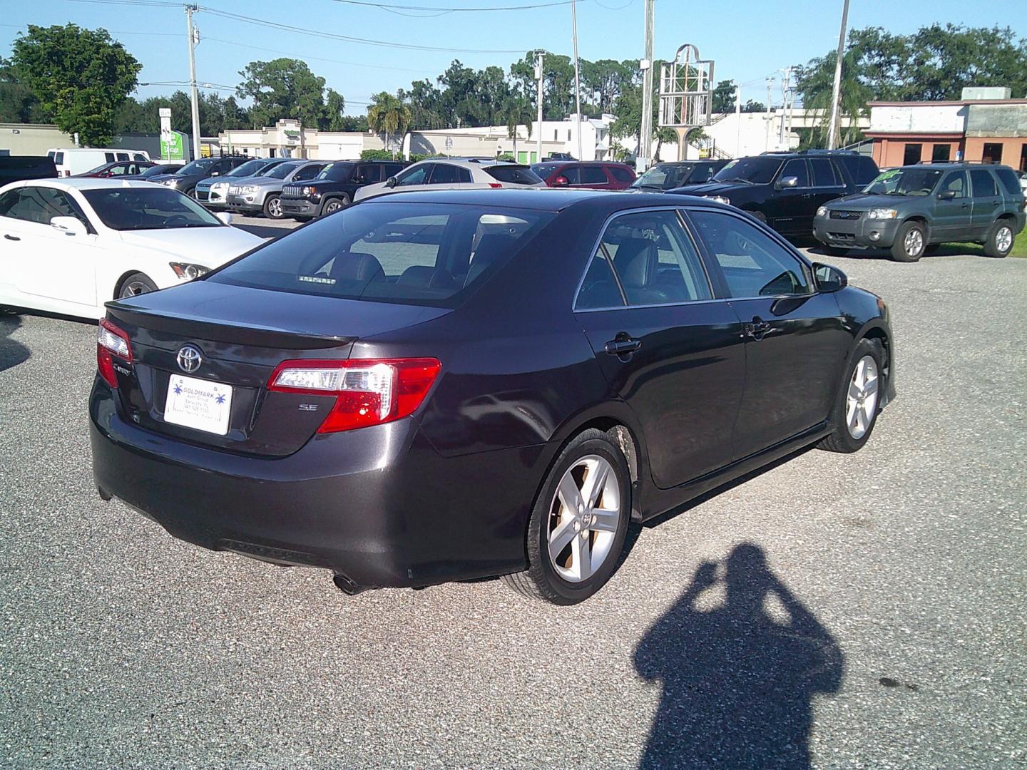 2012 Gray /Gray Toyota Camry SE (4T1BF1FK9CU) with an 2.5L L4 DOHC 16V engine, 6-Speed Automatic transmission, located at 4000 Bee Ridge Road, Sarasota, FL, 34233, (941) 926-0300, 27.298664, -82.489151- Photo#6