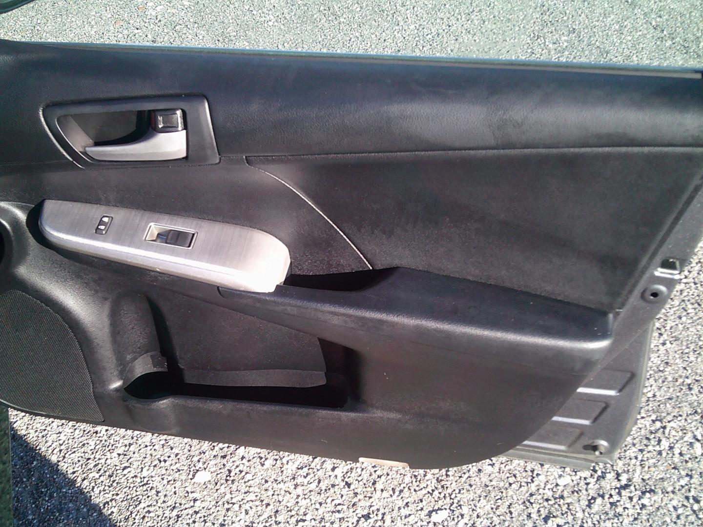 2012 Gray /Gray Toyota Camry SE (4T1BF1FK9CU) with an 2.5L L4 DOHC 16V engine, 6-Speed Automatic transmission, located at 4000 Bee Ridge Road, Sarasota, FL, 34233, (941) 926-0300, 27.298664, -82.489151- Photo#14