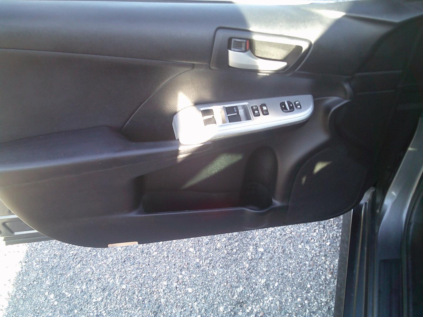 2012 Gray /Gray Toyota Camry SE (4T1BF1FK9CU) with an 2.5L L4 DOHC 16V engine, 6-Speed Automatic transmission, located at 4000 Bee Ridge Road, Sarasota, FL, 34233, (941) 926-0300, 27.298664, -82.489151- Photo#15