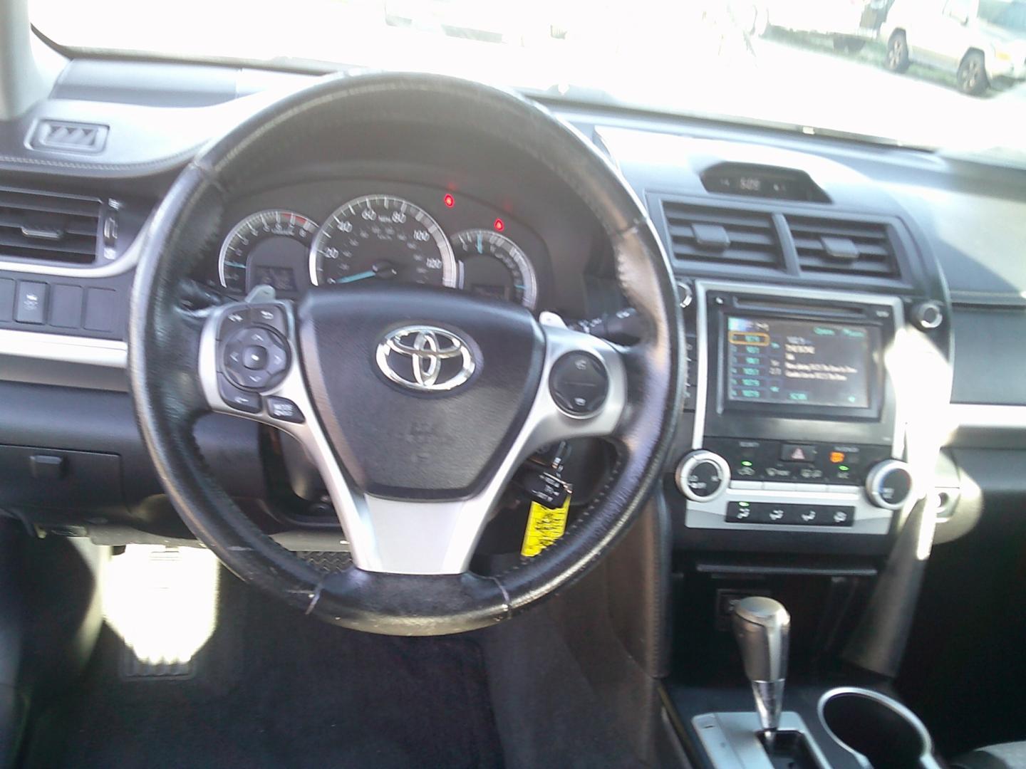 2012 Gray /Gray Toyota Camry SE (4T1BF1FK9CU) with an 2.5L L4 DOHC 16V engine, 6-Speed Automatic transmission, located at 4000 Bee Ridge Road, Sarasota, FL, 34233, (941) 926-0300, 27.298664, -82.489151- Photo#20