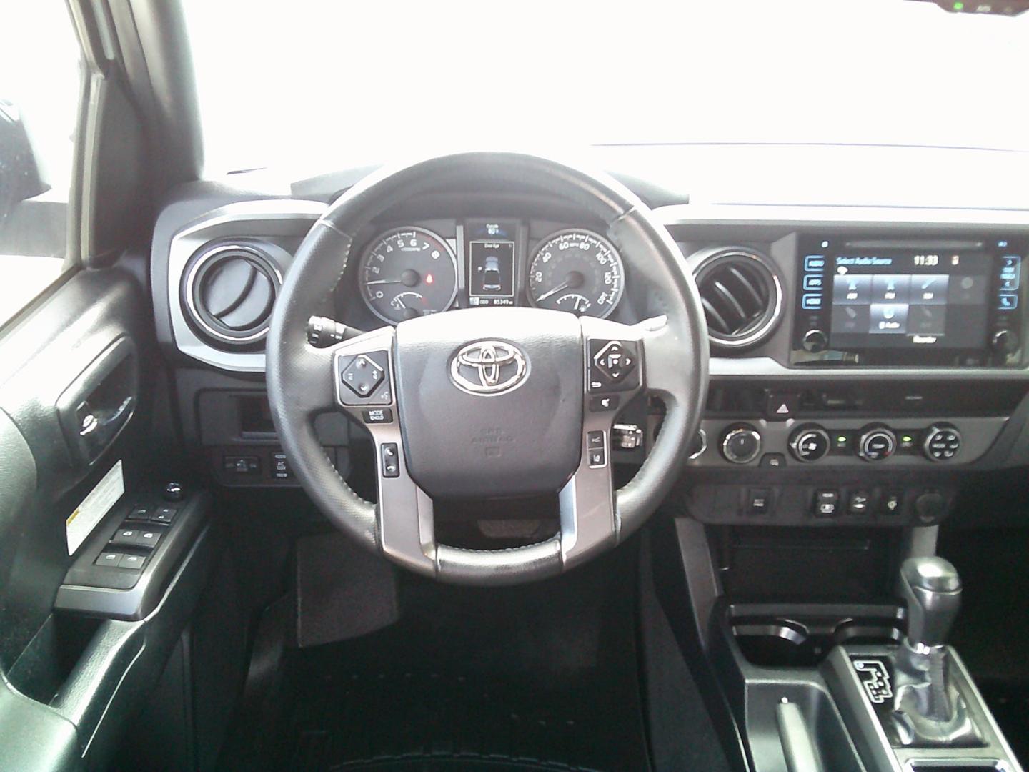 2018 White /Gray Toyota Tacoma TRD Off-Road Long Bed V6 6AT 4WD (5TFCZ5AN5JX) with an 3.6L V6 DOHC 24V engine, 6A transmission, located at 4000 Bee Ridge Road, Sarasota, FL, 34233, (941) 926-0300, 27.298664, -82.489151- Photo#14