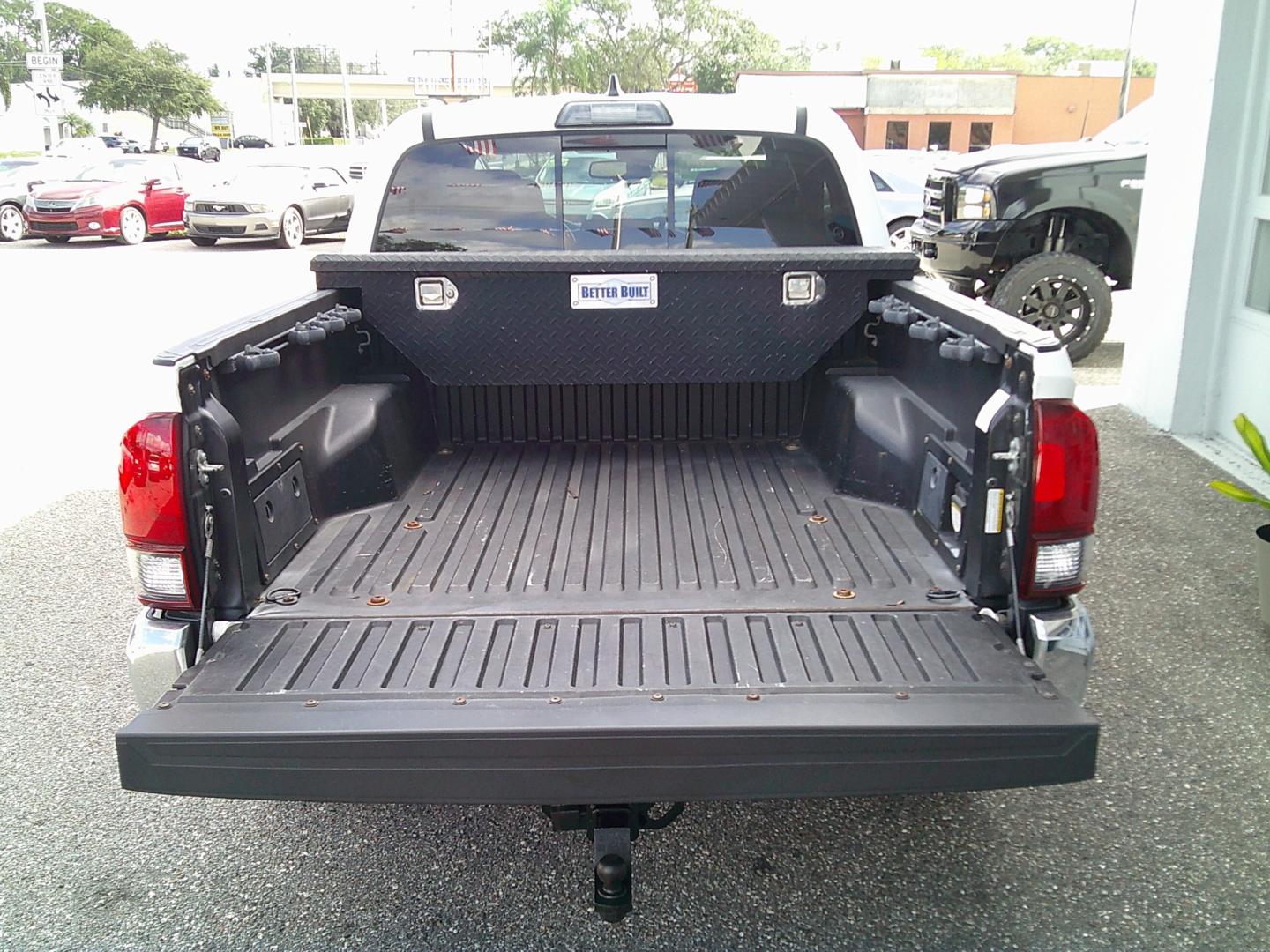 2018 White /Gray Toyota Tacoma TRD Off-Road Long Bed V6 6AT 4WD (5TFCZ5AN5JX) with an 3.6L V6 DOHC 24V engine, 6A transmission, located at 4000 Bee Ridge Road, Sarasota, FL, 34233, (941) 926-0300, 27.298664, -82.489151- Photo#8