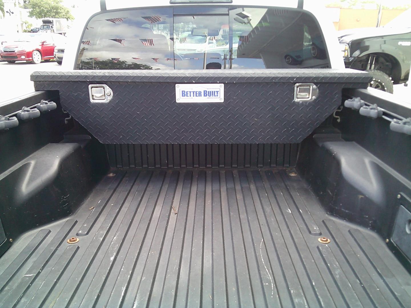 2018 White /Gray Toyota Tacoma TRD Off-Road Long Bed V6 6AT 4WD (5TFCZ5AN5JX) with an 3.6L V6 DOHC 24V engine, 6A transmission, located at 4000 Bee Ridge Road, Sarasota, FL, 34233, (941) 926-0300, 27.298664, -82.489151- Photo#9