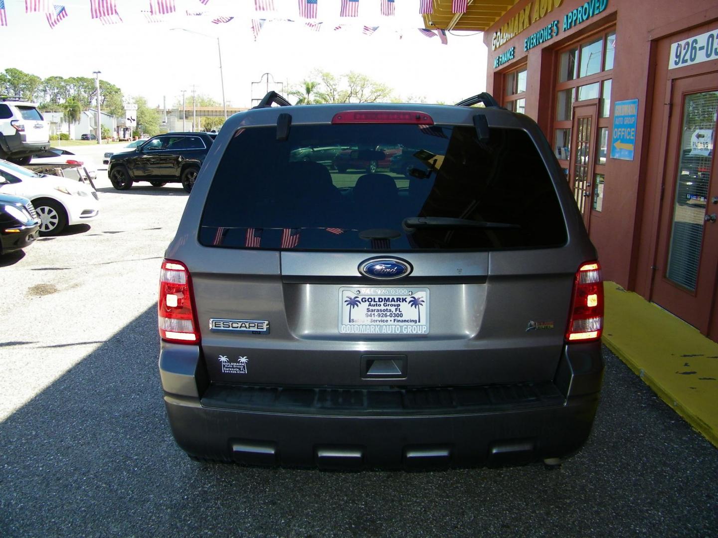 2012 Gray /Gray Ford Escape XLT (1FMCU9DG4CK) with an 3.0L Flex Fuel V6 240hp 223ft. lbs. engine, Automatic transmission, located at 4000 Bee Ridge Road, Sarasota, FL, 34233, (941) 926-0300, 27.298664, -82.489151 - Photo#3