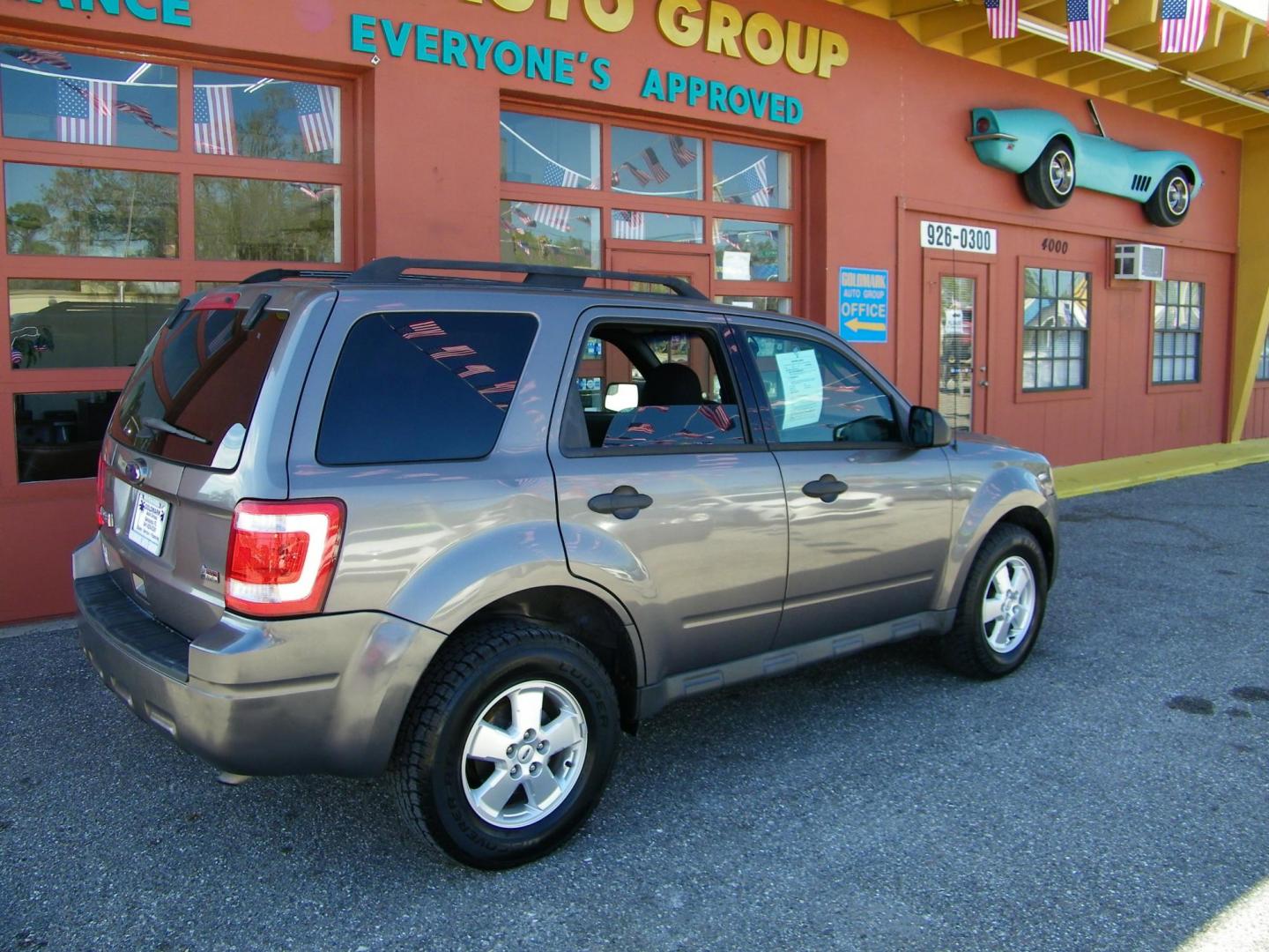 2012 Gray /Gray Ford Escape XLT (1FMCU9DG4CK) with an 3.0L Flex Fuel V6 240hp 223ft. lbs. engine, Automatic transmission, located at 4000 Bee Ridge Road, Sarasota, FL, 34233, (941) 926-0300, 27.298664, -82.489151 - Photo#6