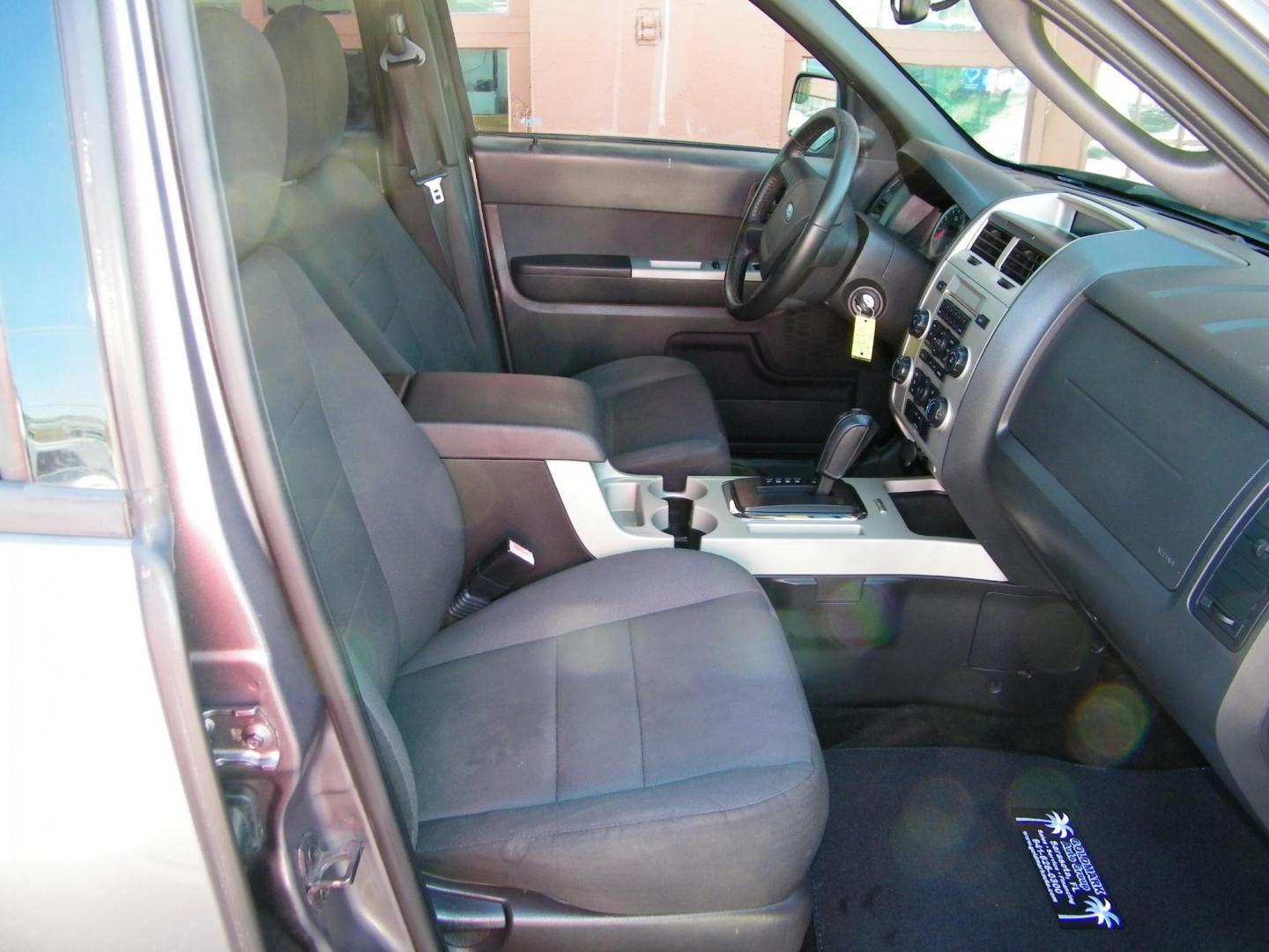 2012 Gray /Gray Ford Escape XLT (1FMCU9DG4CK) with an 3.0L Flex Fuel V6 240hp 223ft. lbs. engine, Automatic transmission, located at 4000 Bee Ridge Road, Sarasota, FL, 34233, (941) 926-0300, 27.298664, -82.489151 - Photo#8